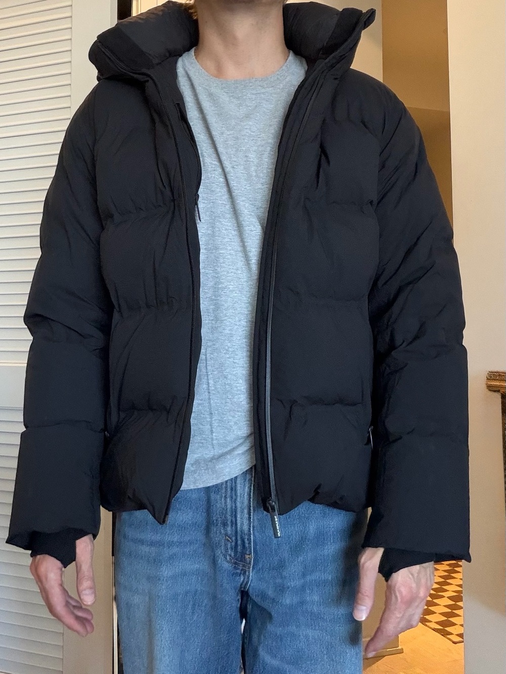 Men's Aritzia Super Puff, waterproof Black Puffer Jacket - Lightweight Ins